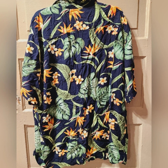 Aloha Hut Hawaii Floral Casual Button Down EUC - Picture 3 of 3